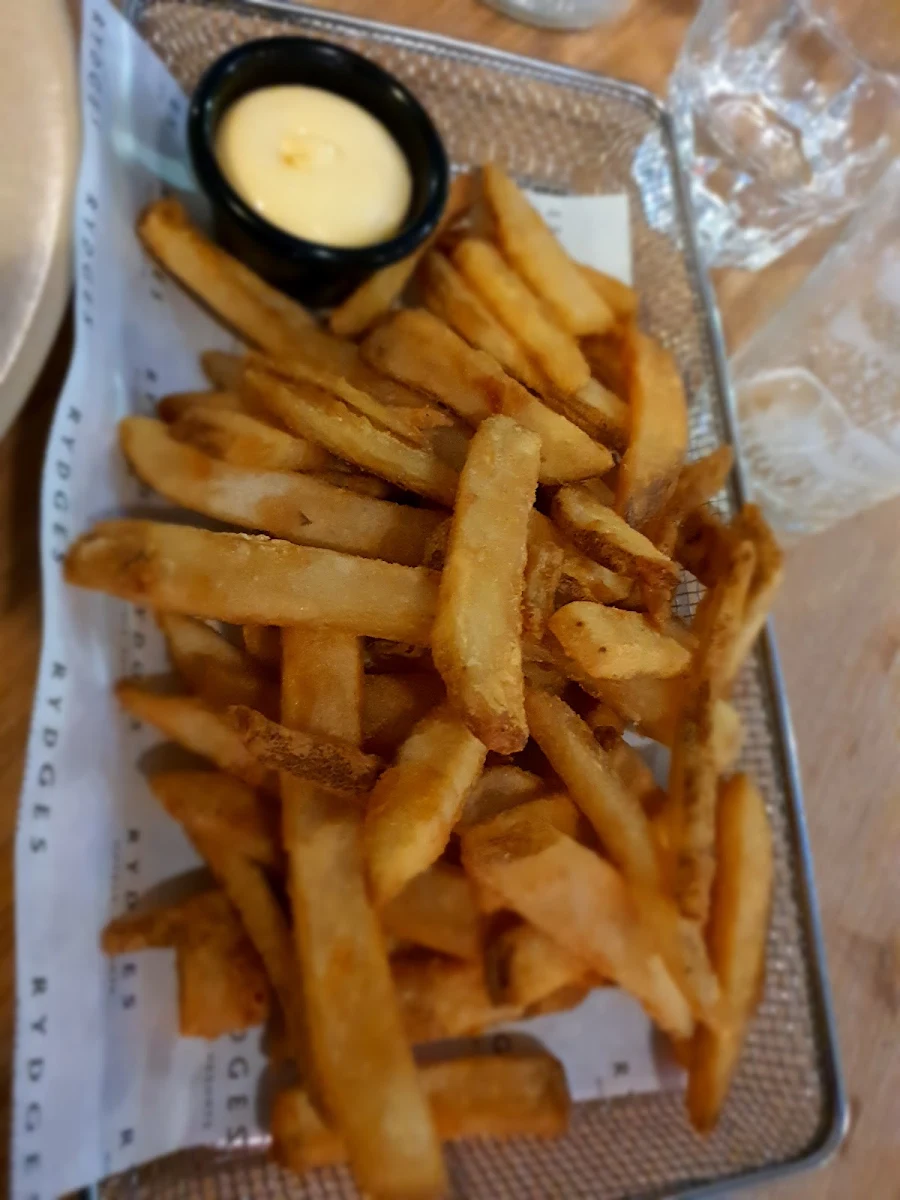 Beer Battered Fries & Aioli, Moss on Wood
