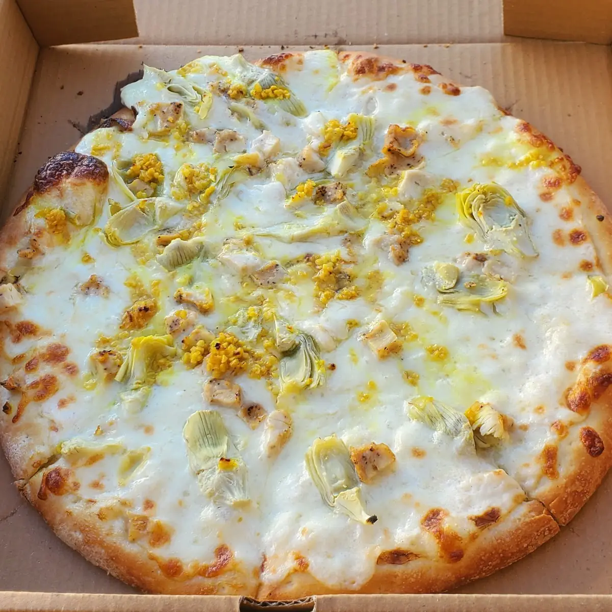 Chicken Alfredo Pizza Medium