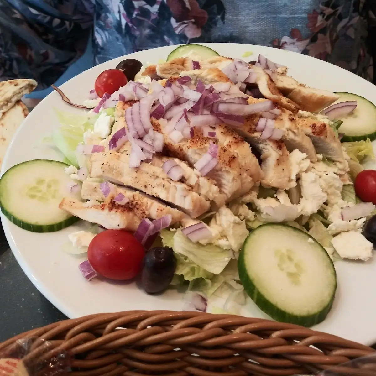 Greek Salad with Chicken