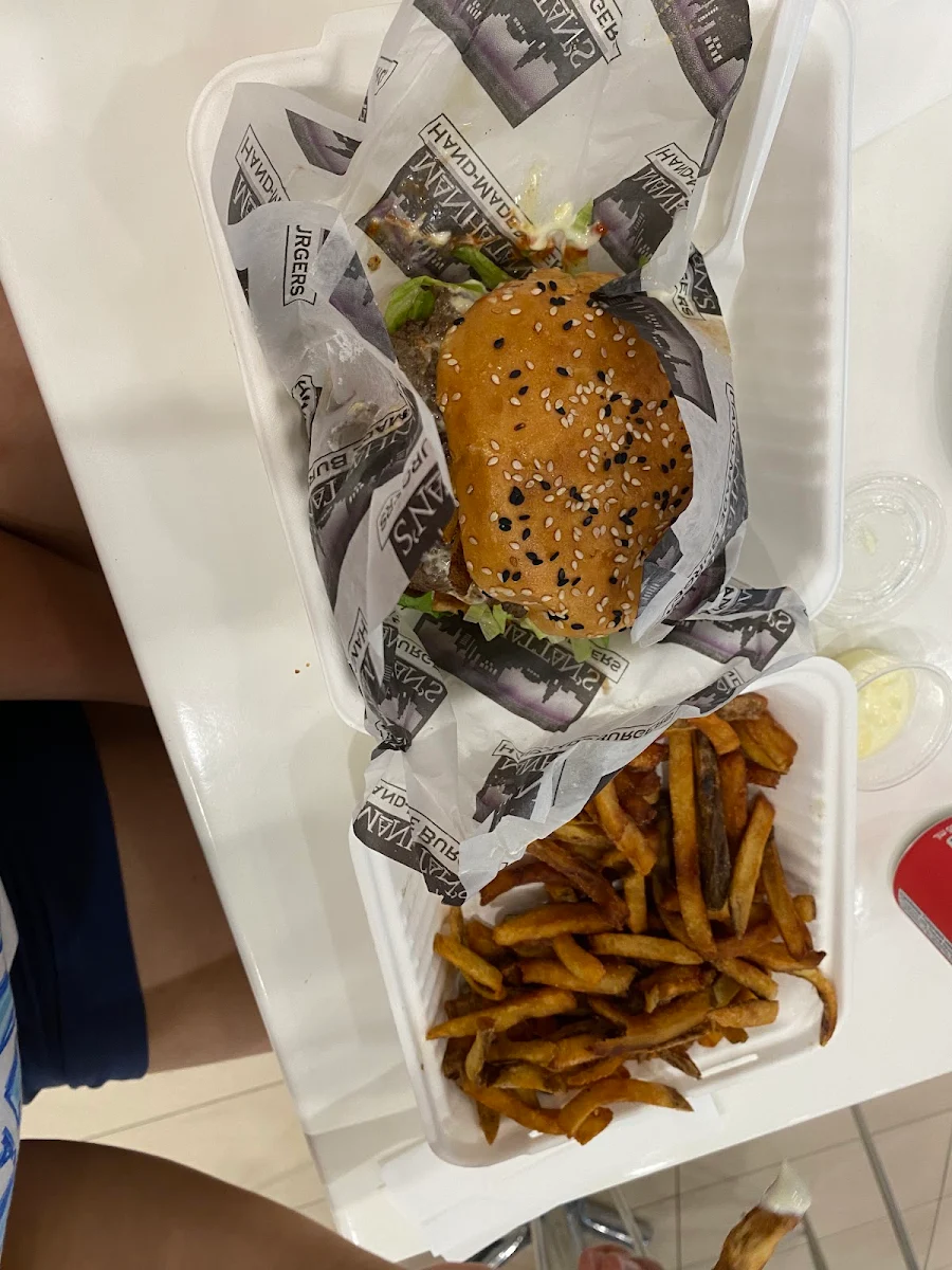 Highlights, Manhattan Handmade Burgers (Minto Place)