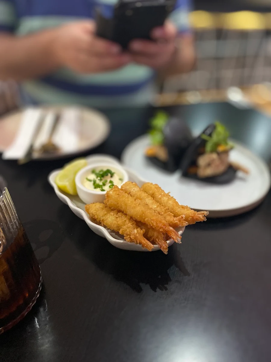 Highlights, Cafe Lacuna