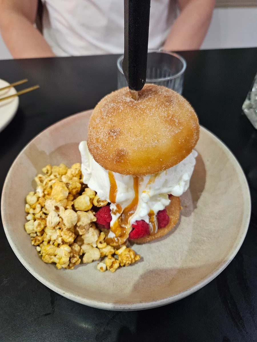 Highlights, Cafe Lacuna