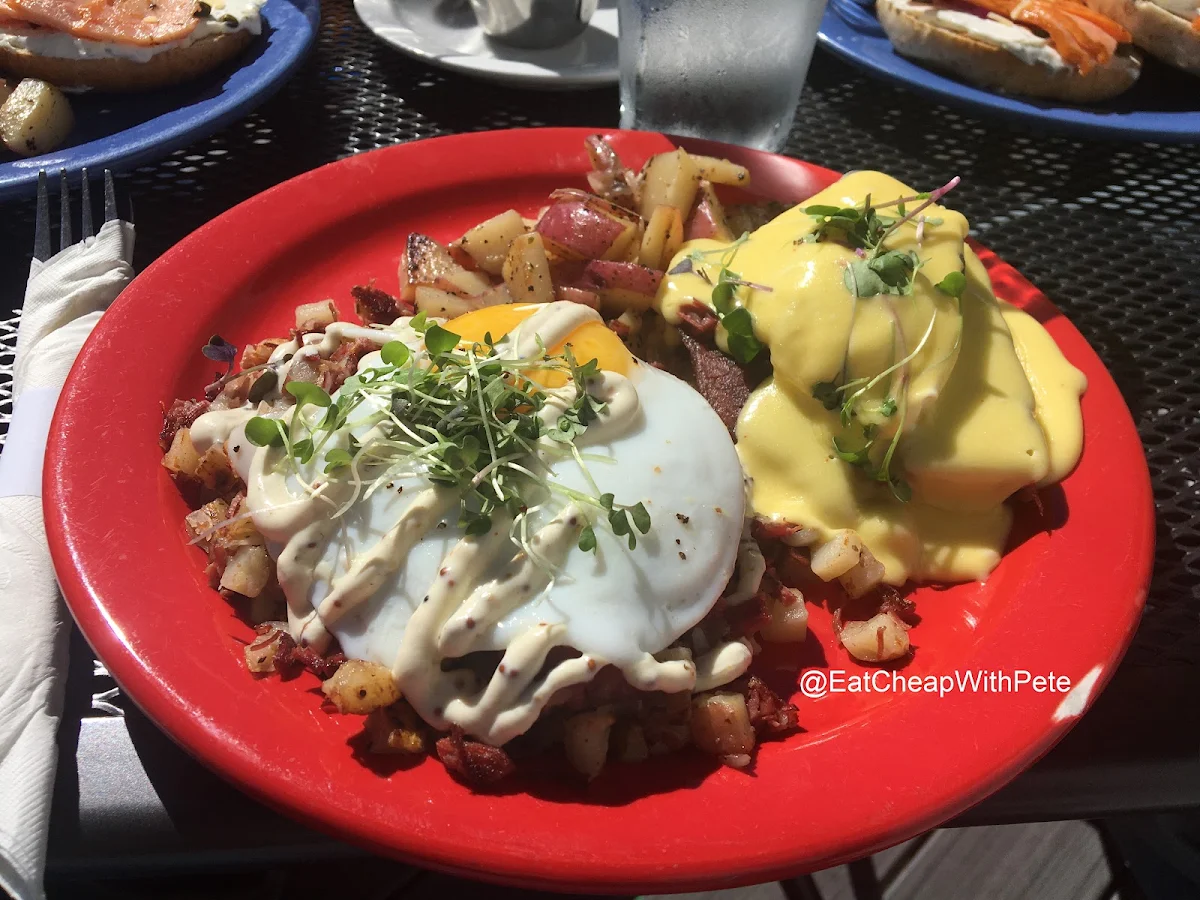 Pulled Pork Eggs Benedict
