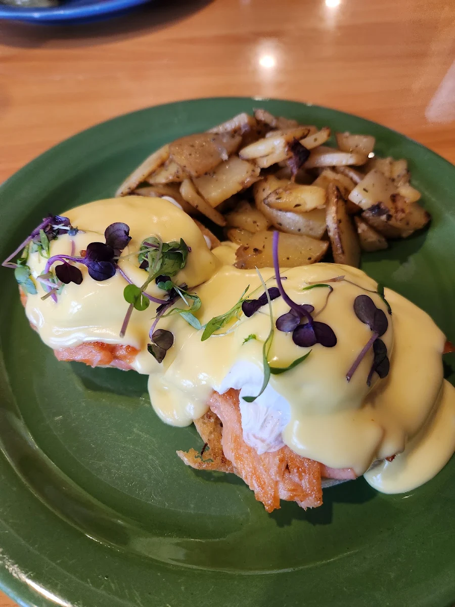 Smoked Salmon Eggs Benedict