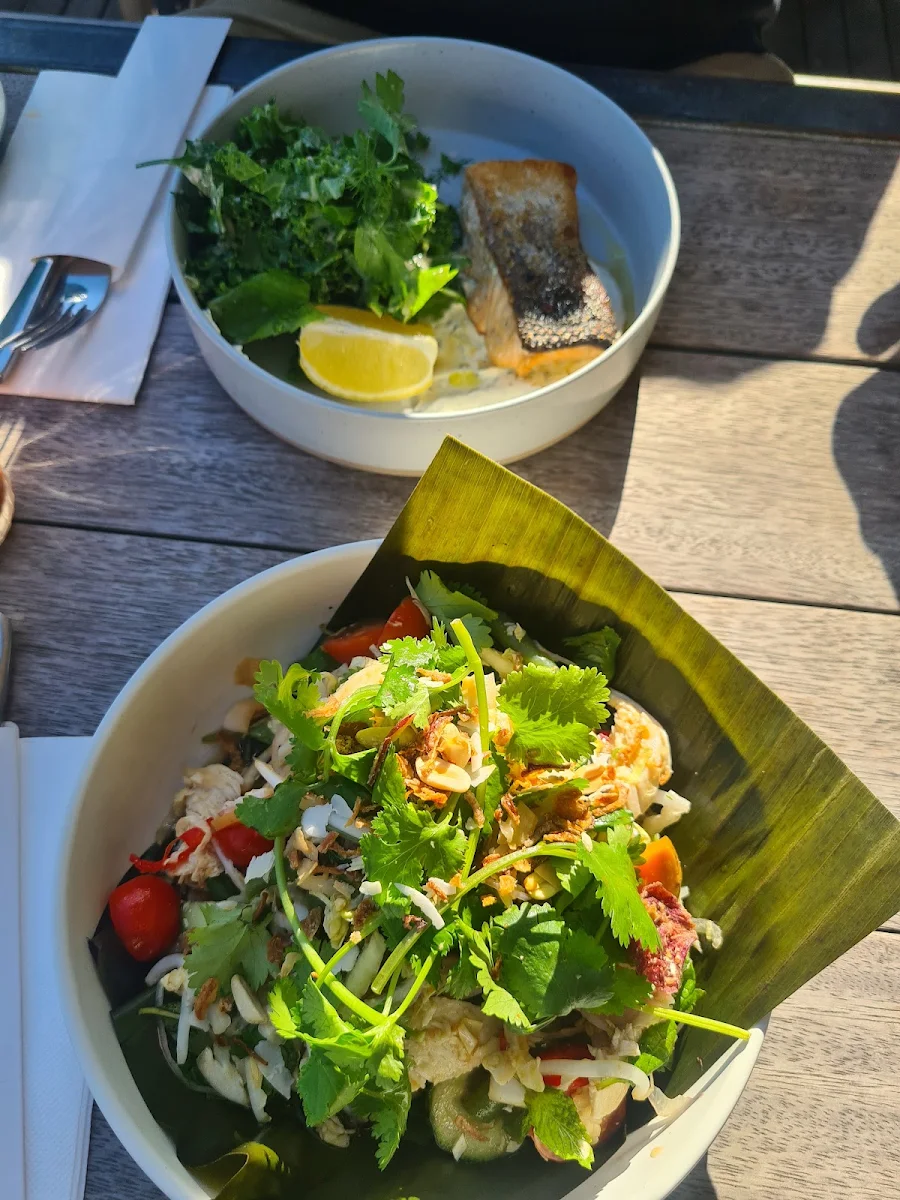 Asian Chicken Salad, Parkers Cafe
