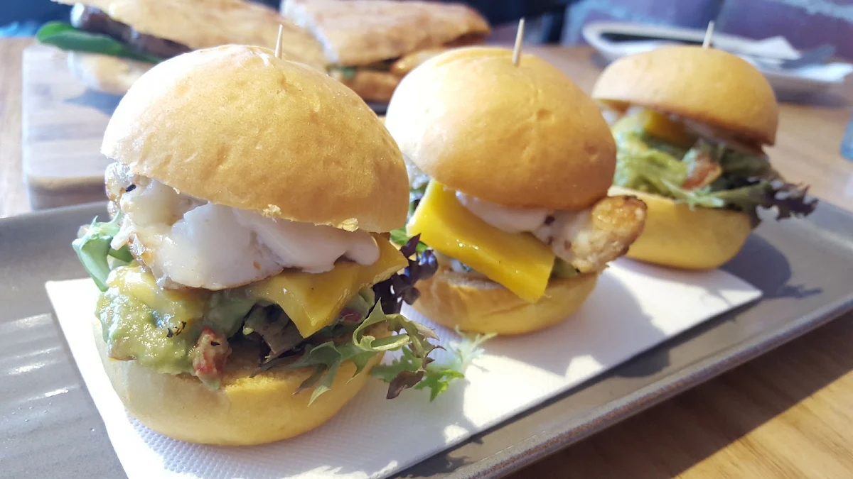 Bug Sliders, Parkers Cafe
