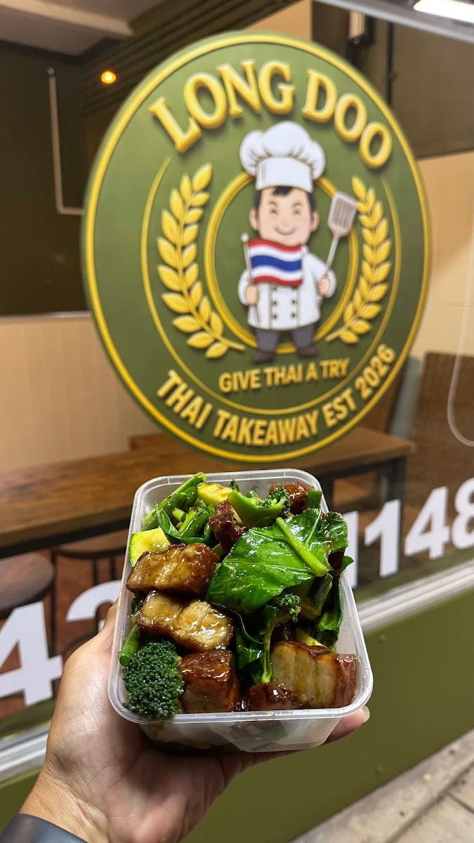 Highlights, Long Doo Thai Takeaway