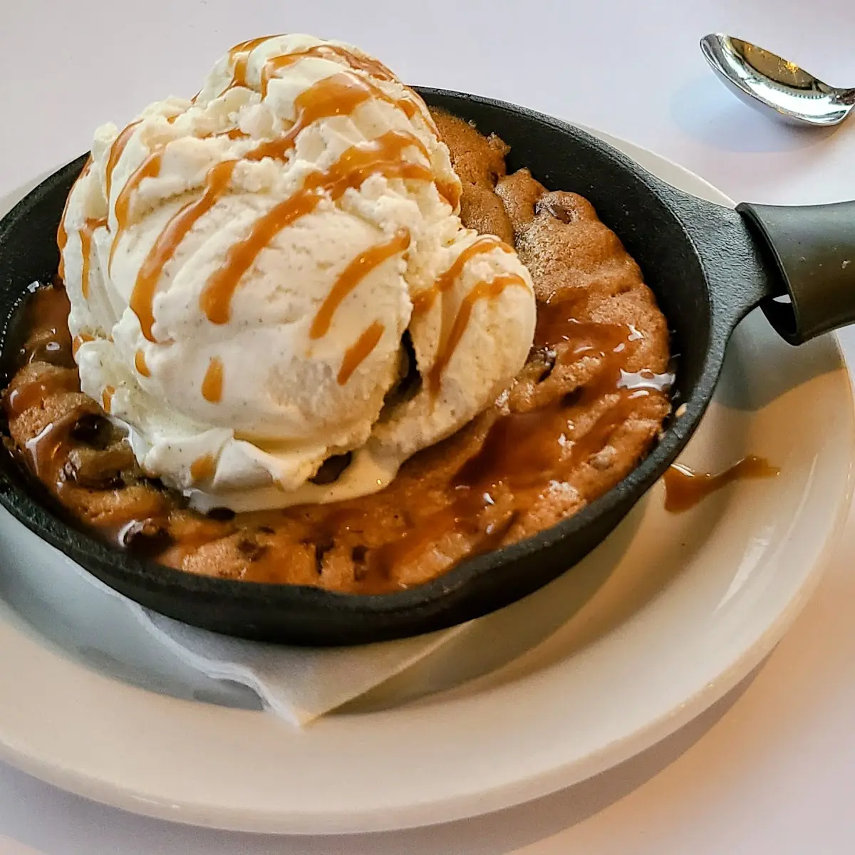 Mint Cookie with Vanilla Ice Cream