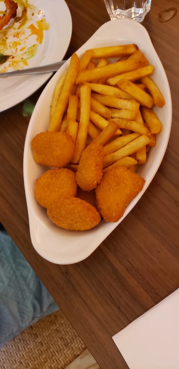WA - Chicken Nuggets and Chips, Indika Berry - The House of Tandoor - Best Indian Restaurant