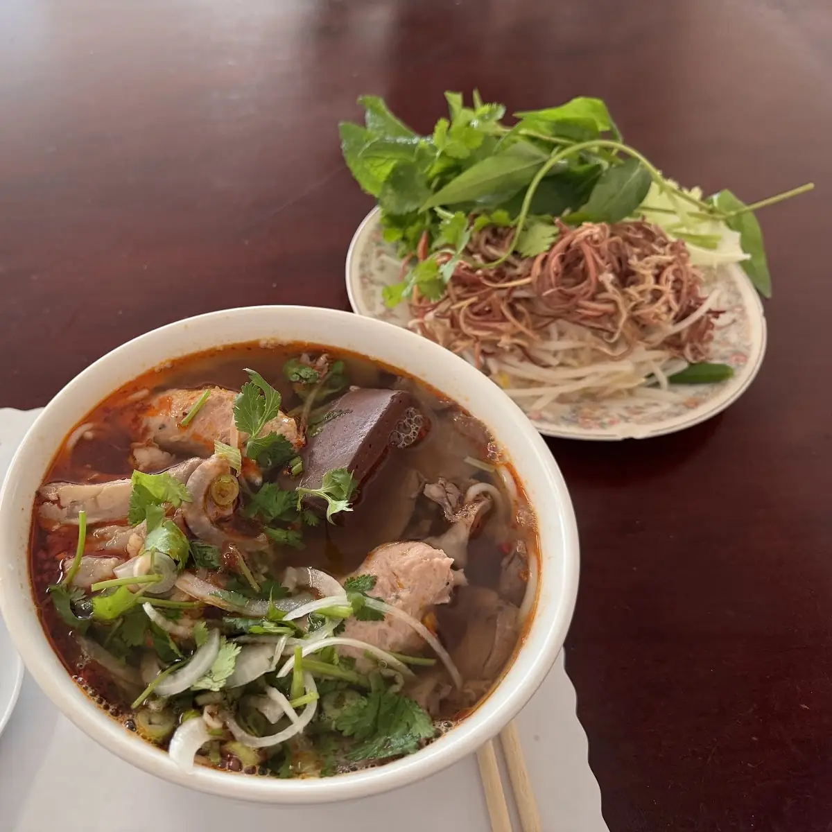 Bún Bò Huế Đặt Biệt