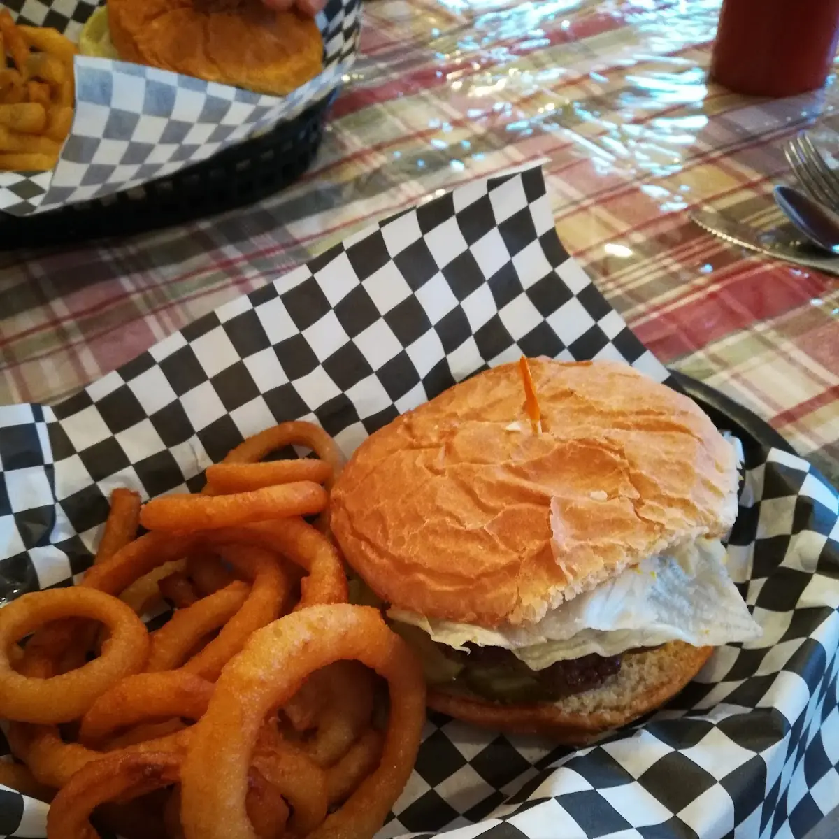 Burger Basket with Onion Rings