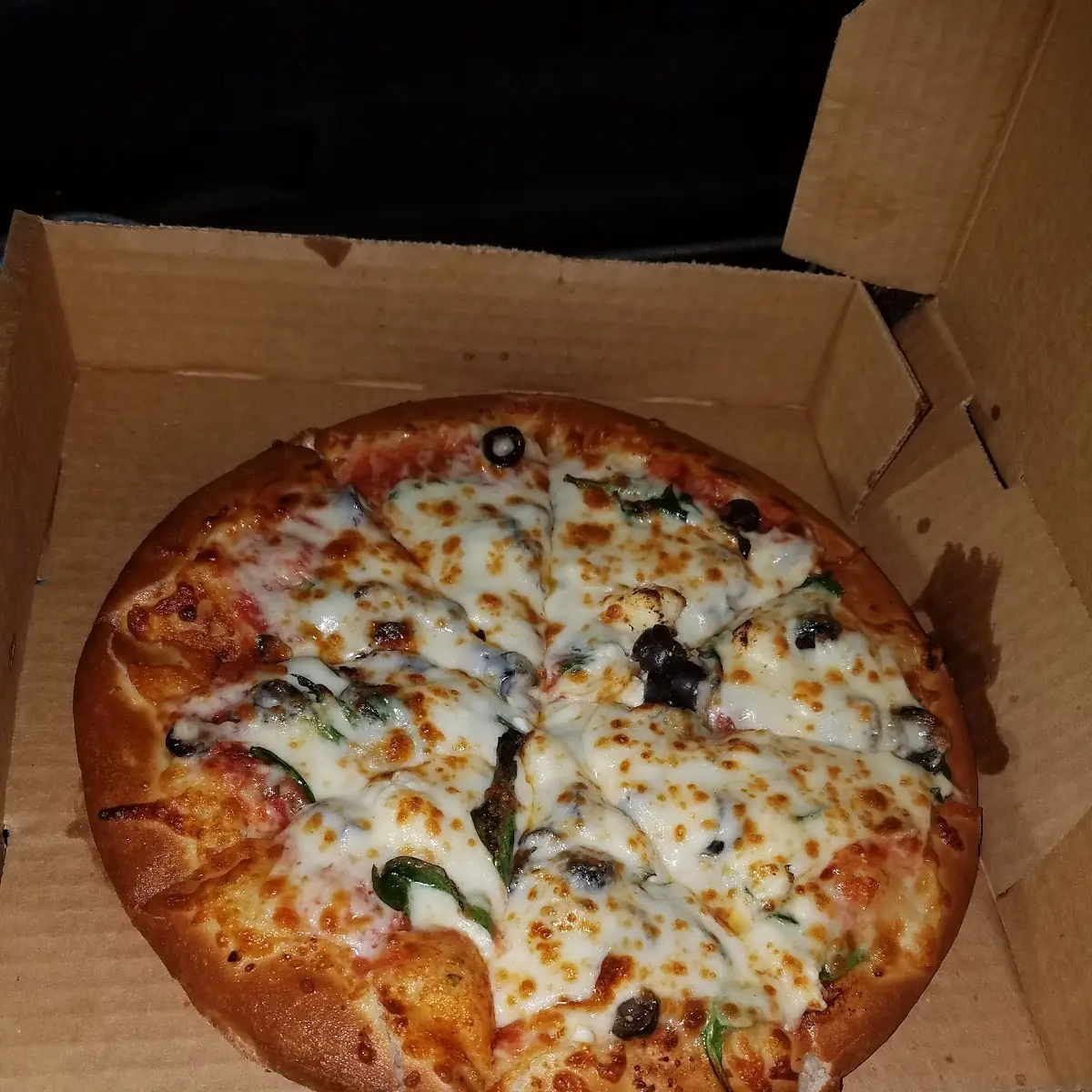 Spinach Mushroom and Black Olive Pizza