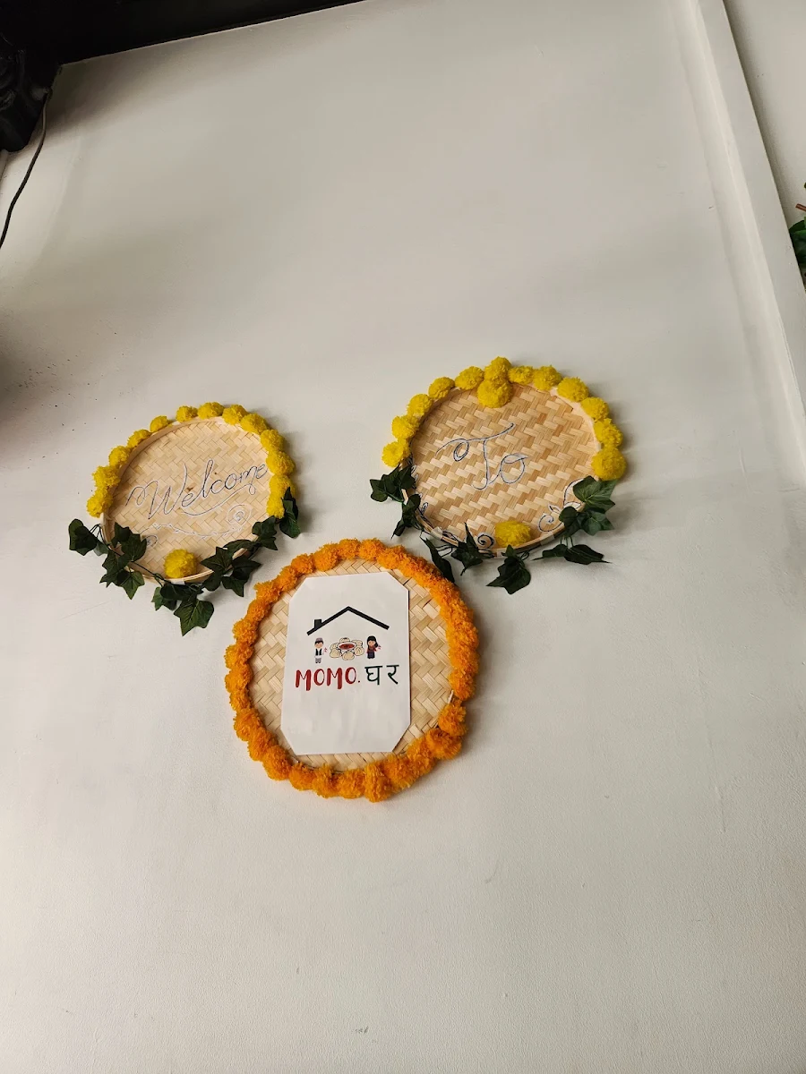 Highlights, Momo Ghar
