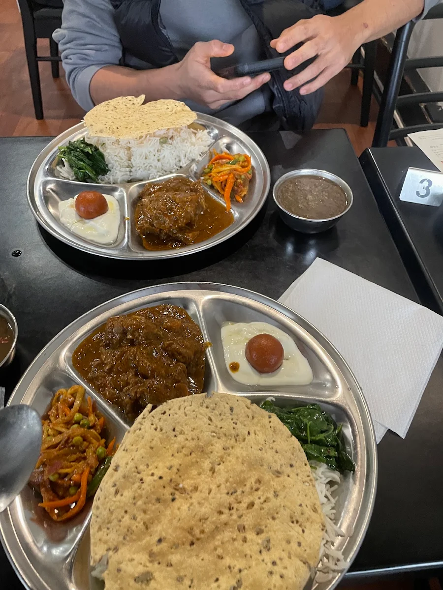 Nepalese Khana Set, Momo Ghar