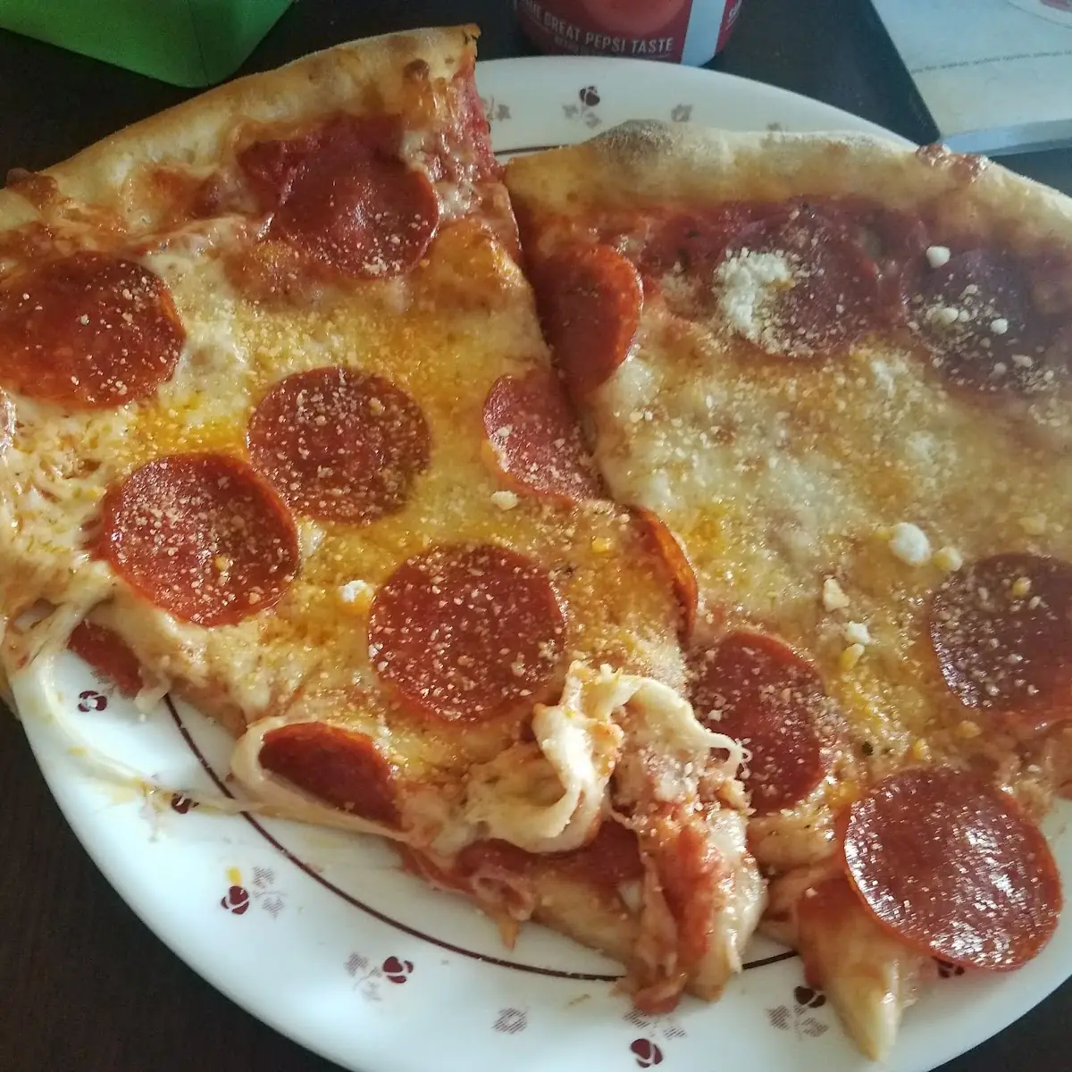 Large Pepperoni Pizza