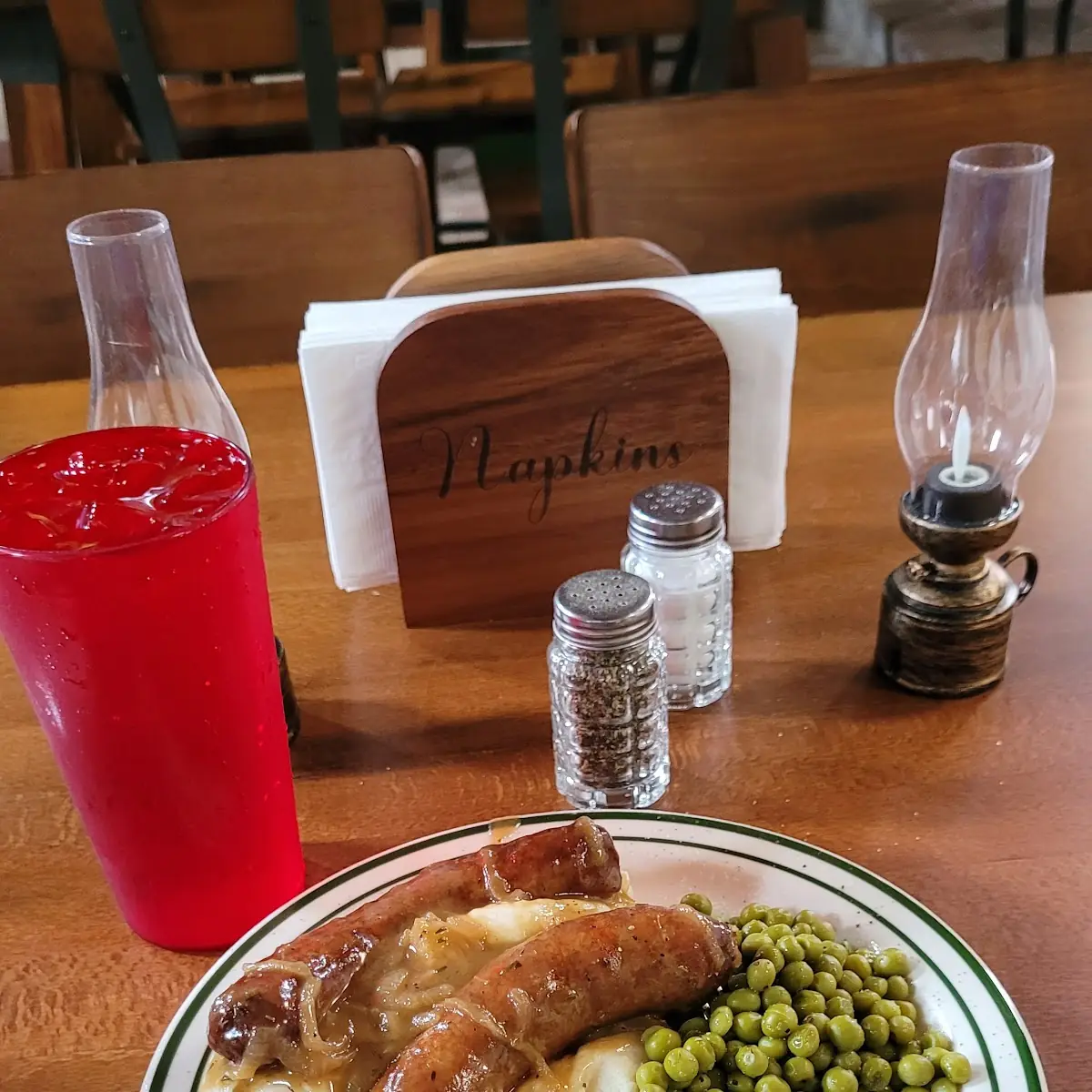 Bangers and Mashed Potatoes with Gravy