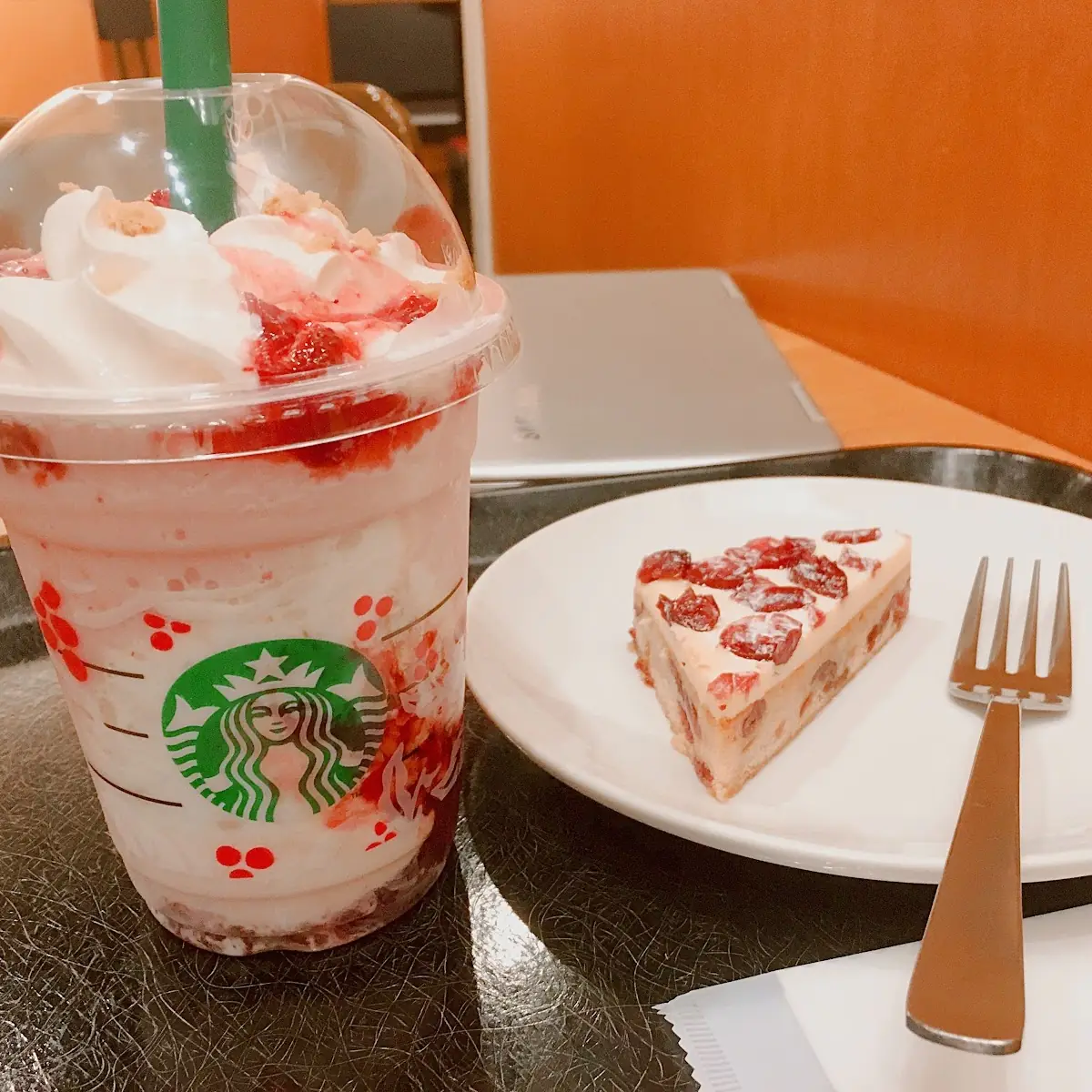 Strawberry Crème Frappuccino Blended Beverage