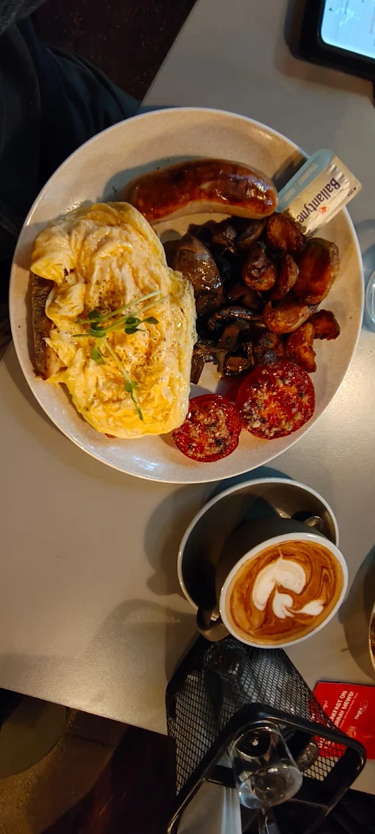Eggs Your Way Scrambled, Murray Mews
