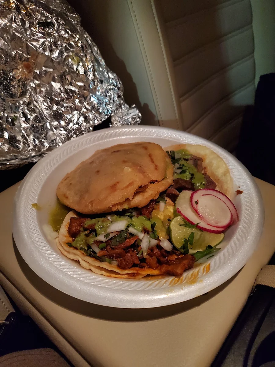 Gordita & Tacos