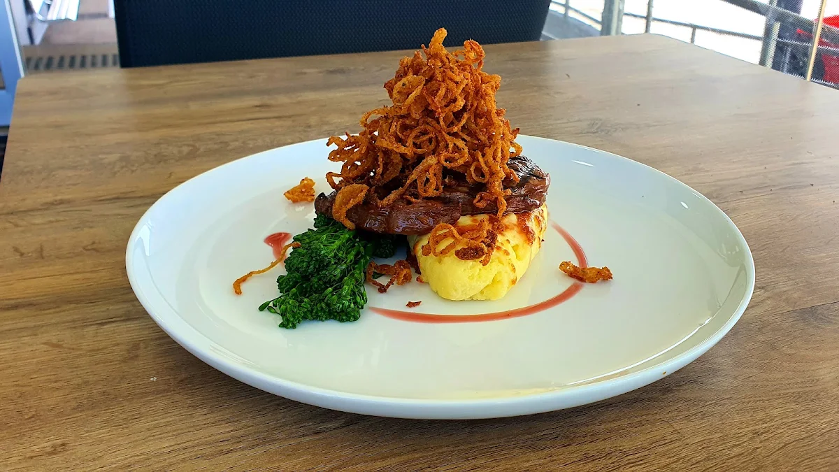 Highlights, Urban Bistro