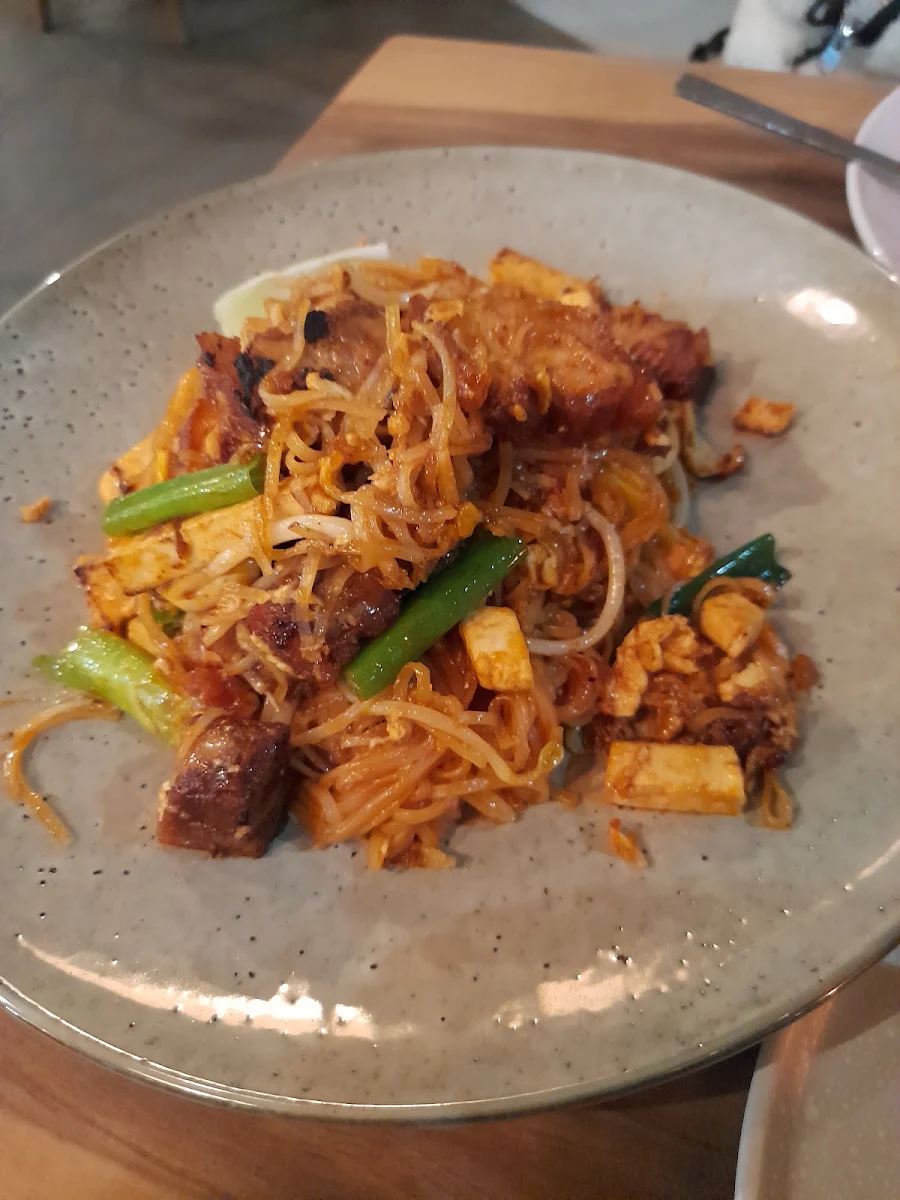Highlights, Pikoon Thai Restaurant