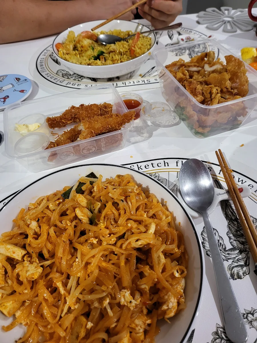 Highlights, Pikoon Thai Restaurant