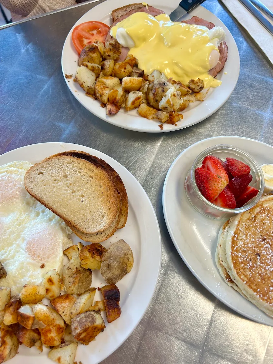 Diamond's Breakfast, Diamond's Grill