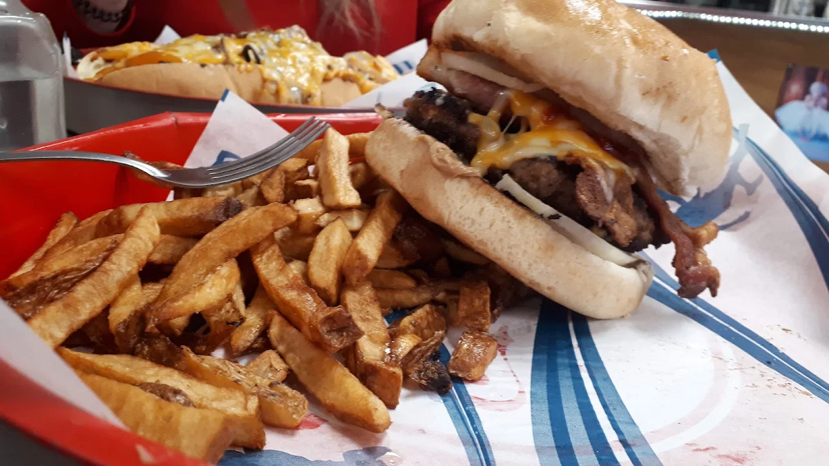 Highlights, Diamond's Grill