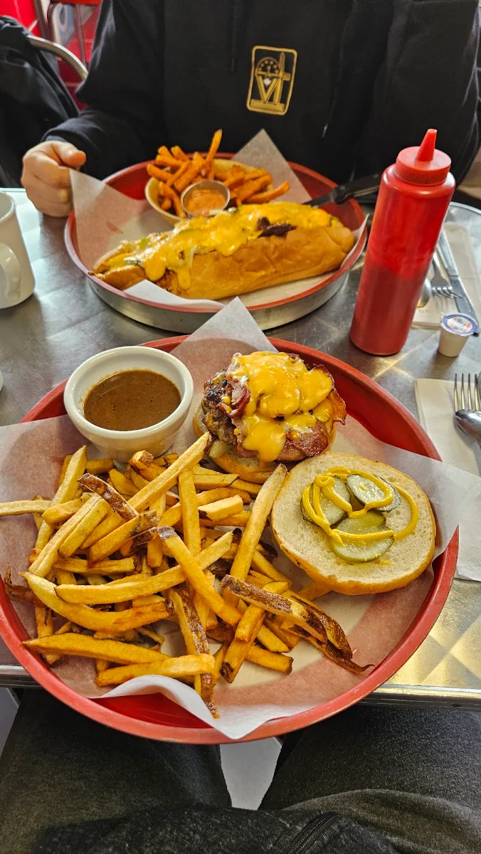 Highlights, Diamond's Grill