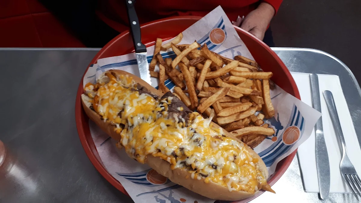 Highlights, Diamond's Grill