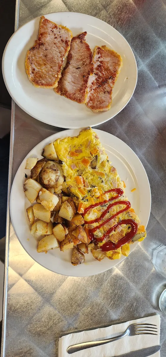 Highlights, Diamond's Grill
