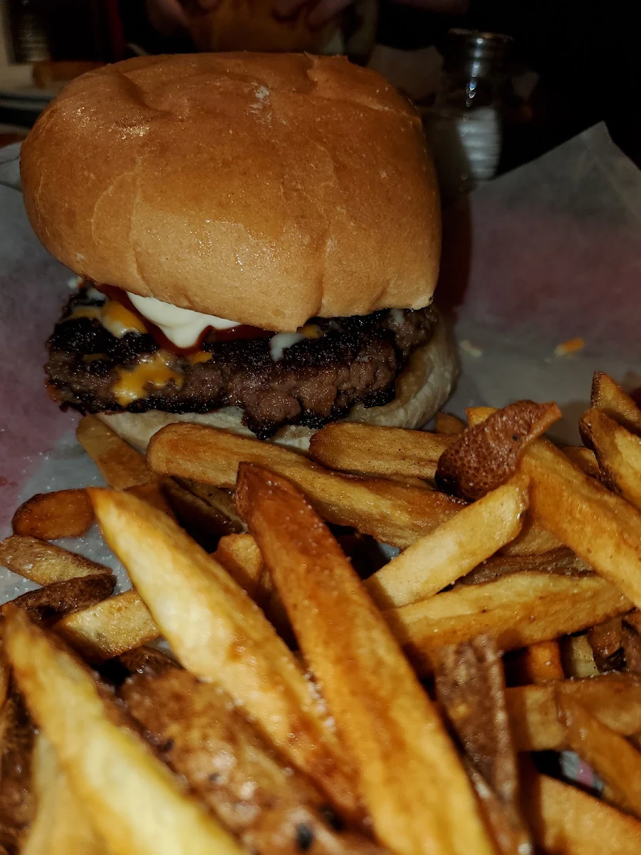 Jackson Five Burger, Diamond's Grill