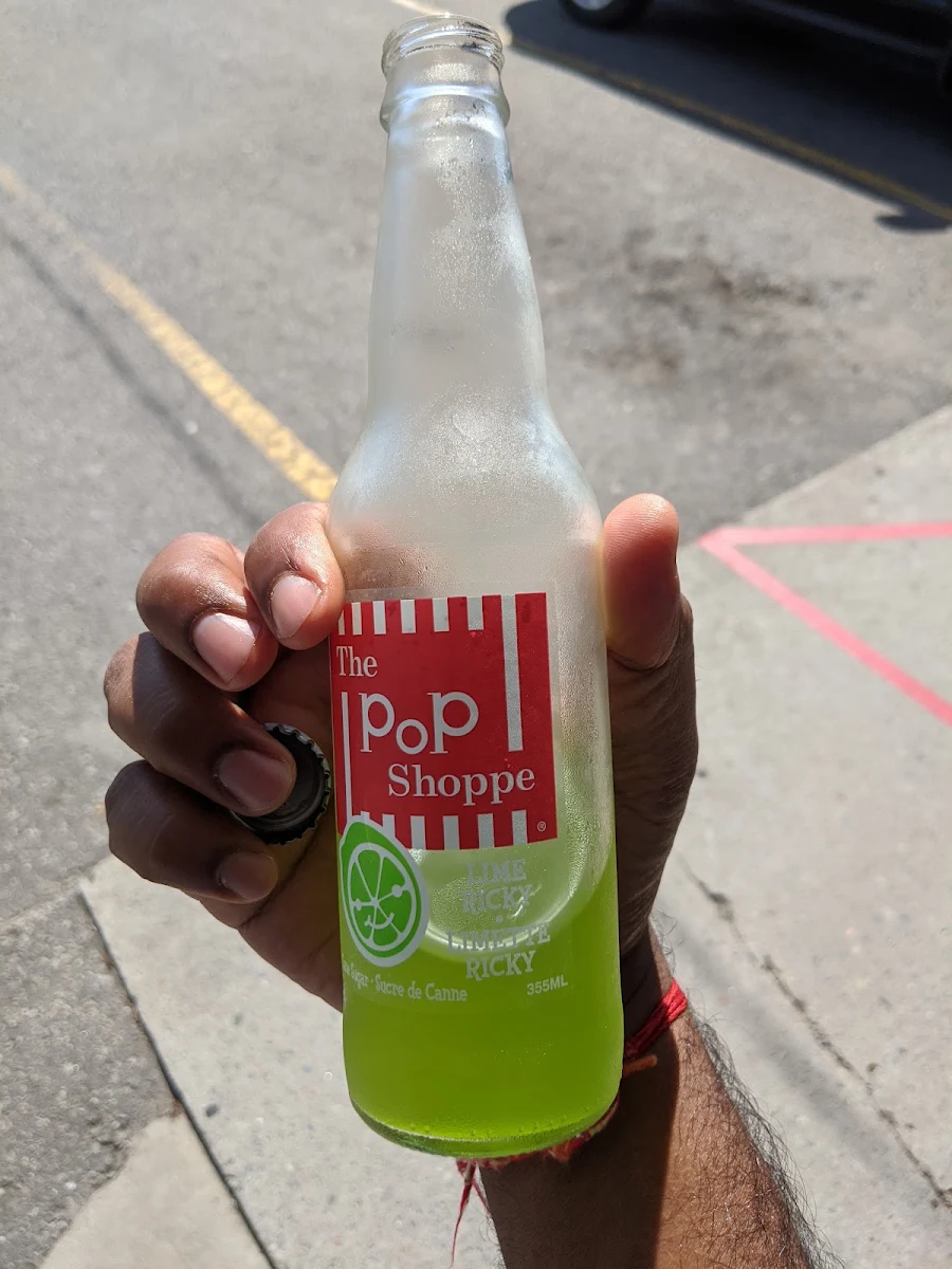 Pop Shoppe Bottled Soda 355 ml, Diamond's Grill
