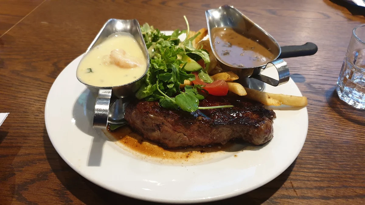 Wednesday Steak Night, Waurn Ponds Hotel