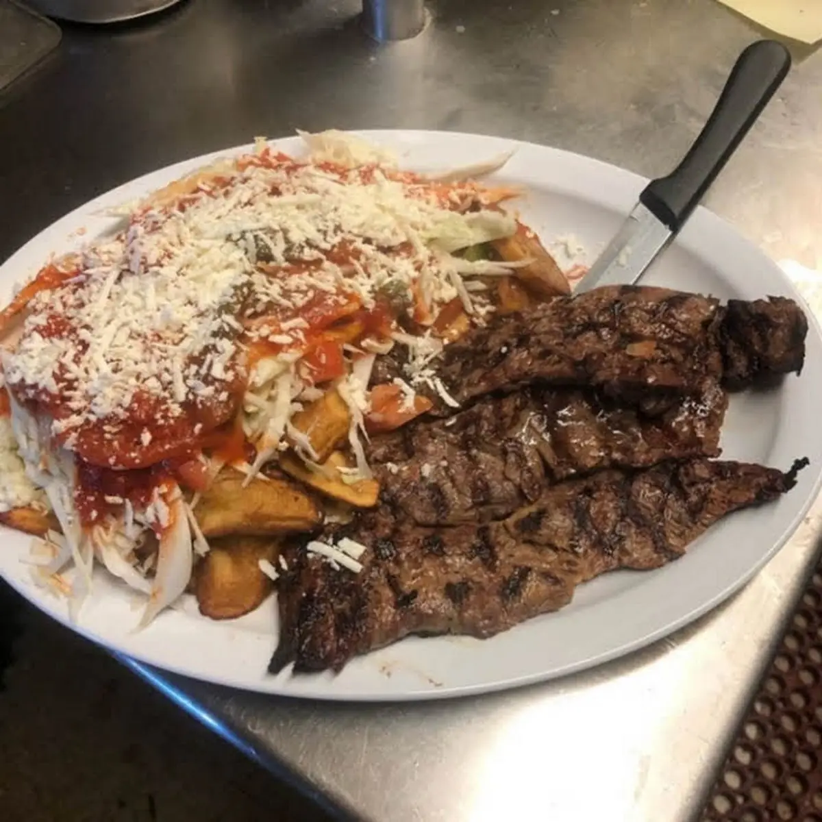 Tajadas Con Carne Asada