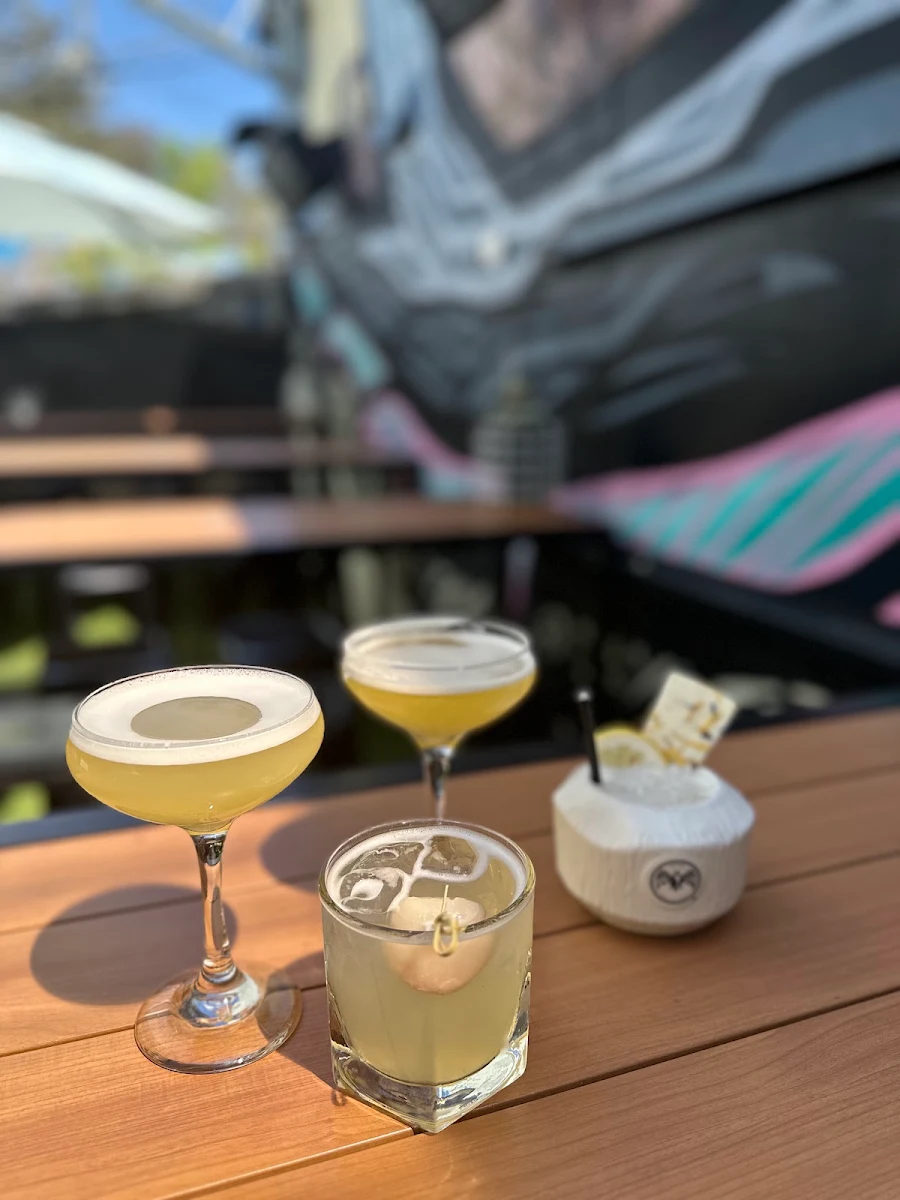 Highlights, The Budgie Bar