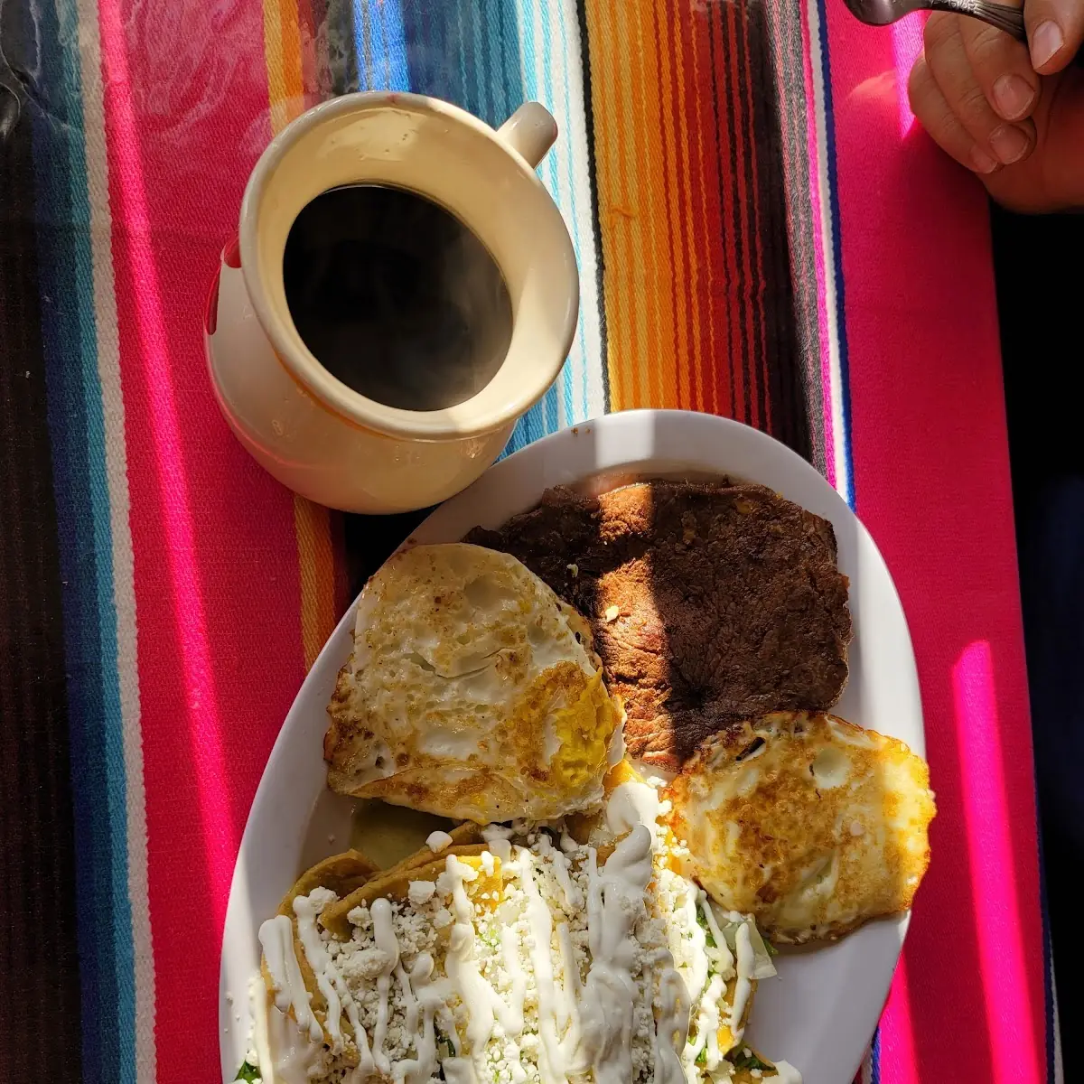 Chilaquiles Verdes Con Huevos