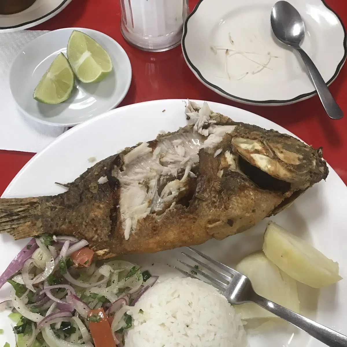 Pescado Frito A la Criolla