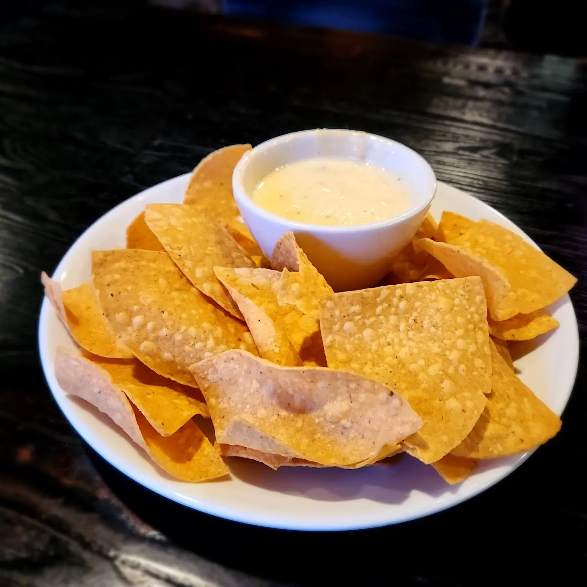 Queso Dip & Chips