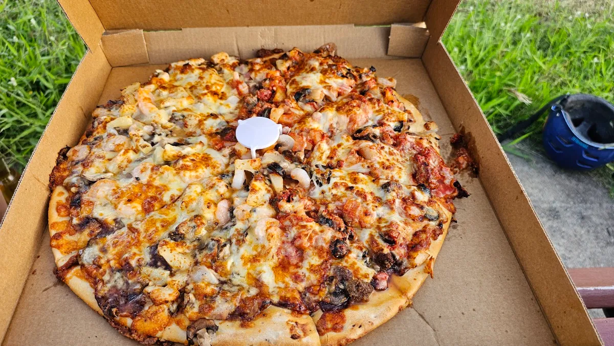 Highlights, Pizza Riviera Hermit Park