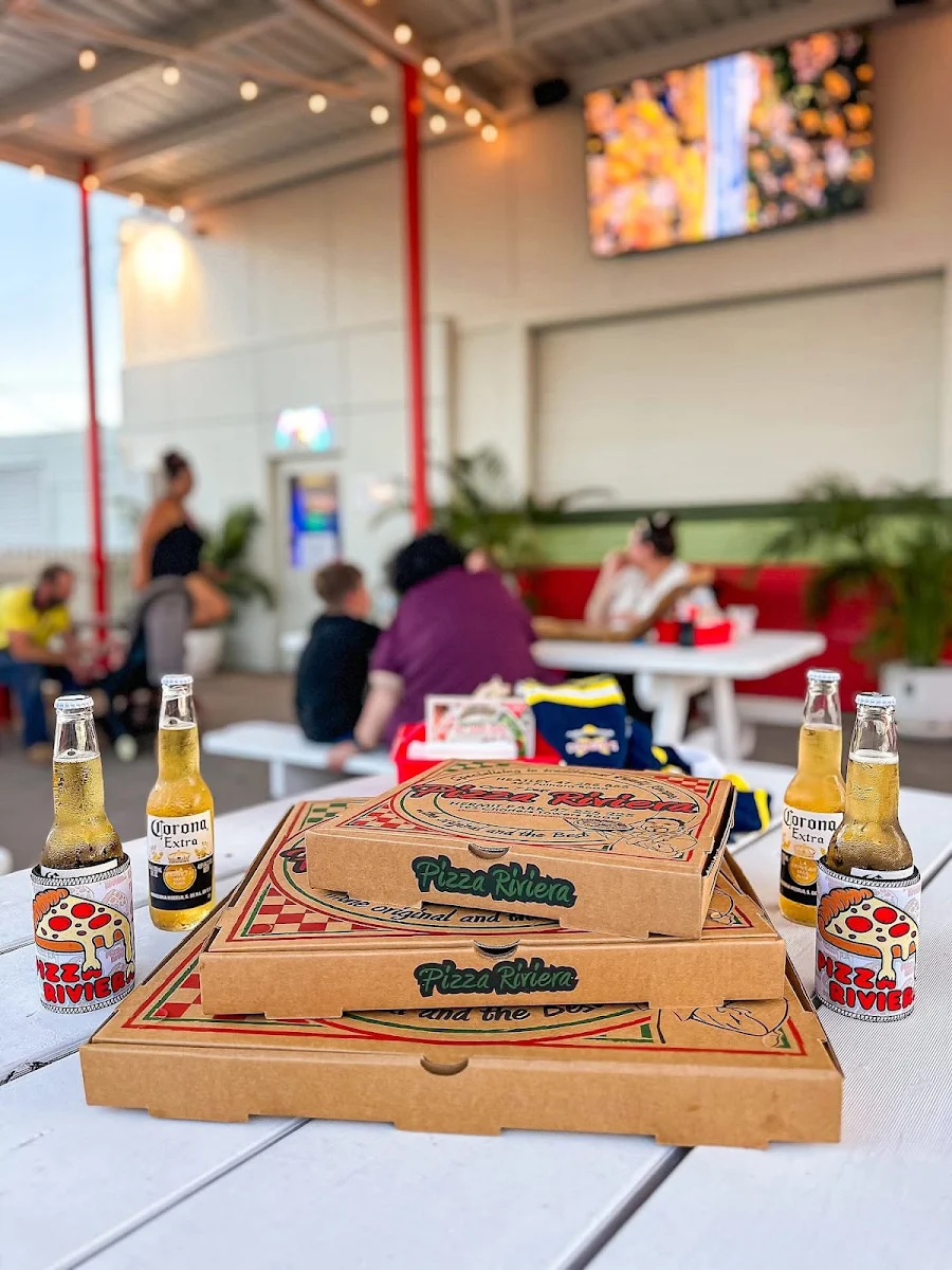 Highlights, Pizza Riviera Hermit Park
