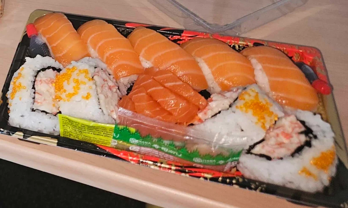 Salmon Sushi Pack, Han's Sushi Bar