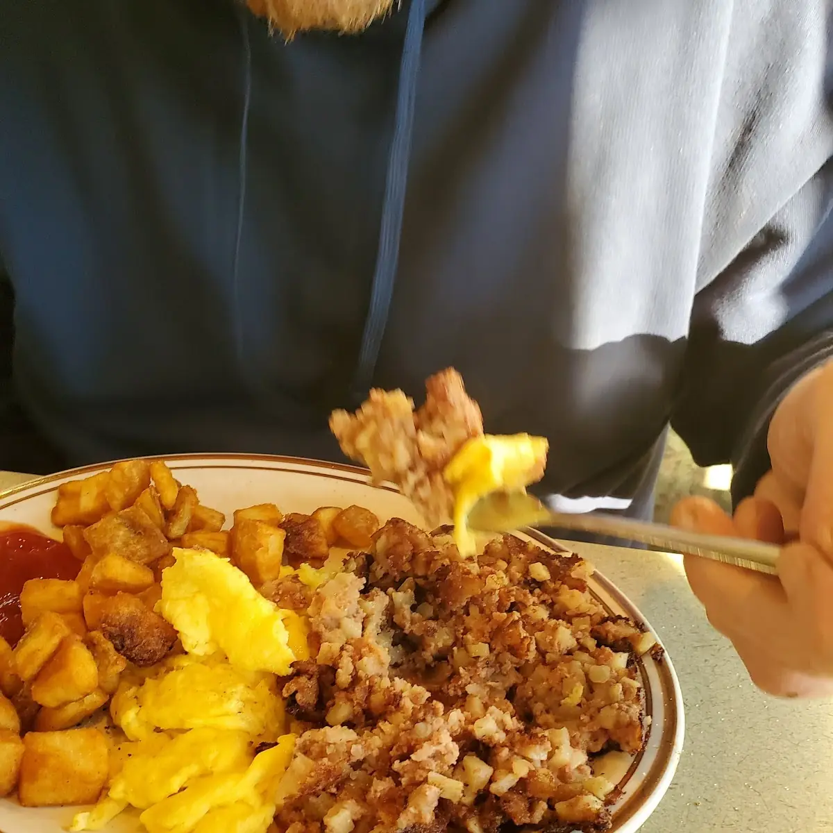 Scramble Egg Potatoes N Corned Beef Hash