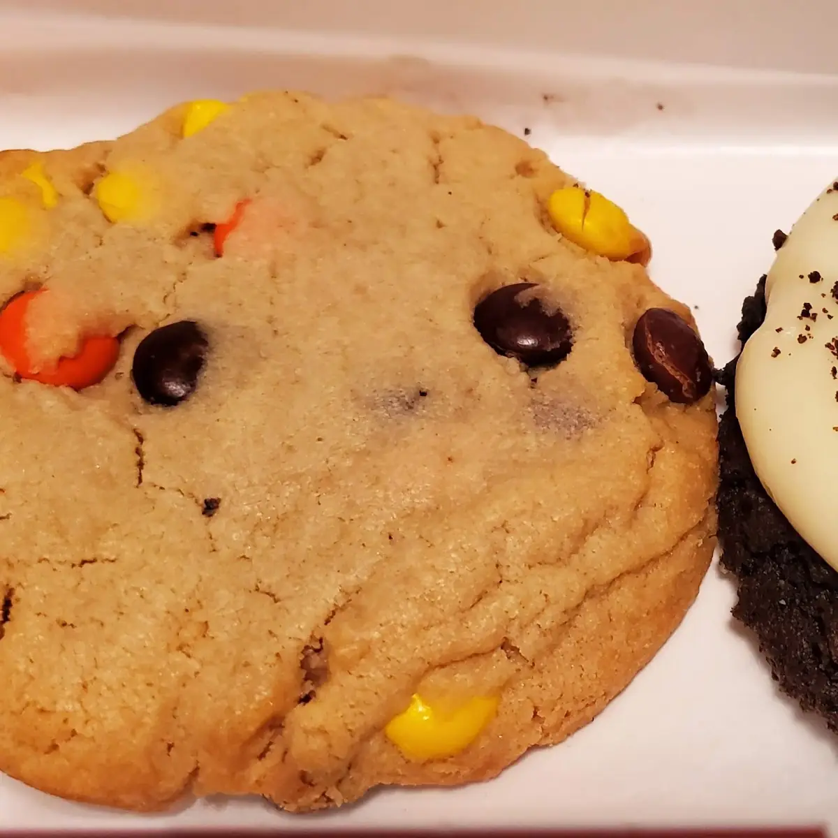 Reese's Pieces Cookie & Oreo Cookie