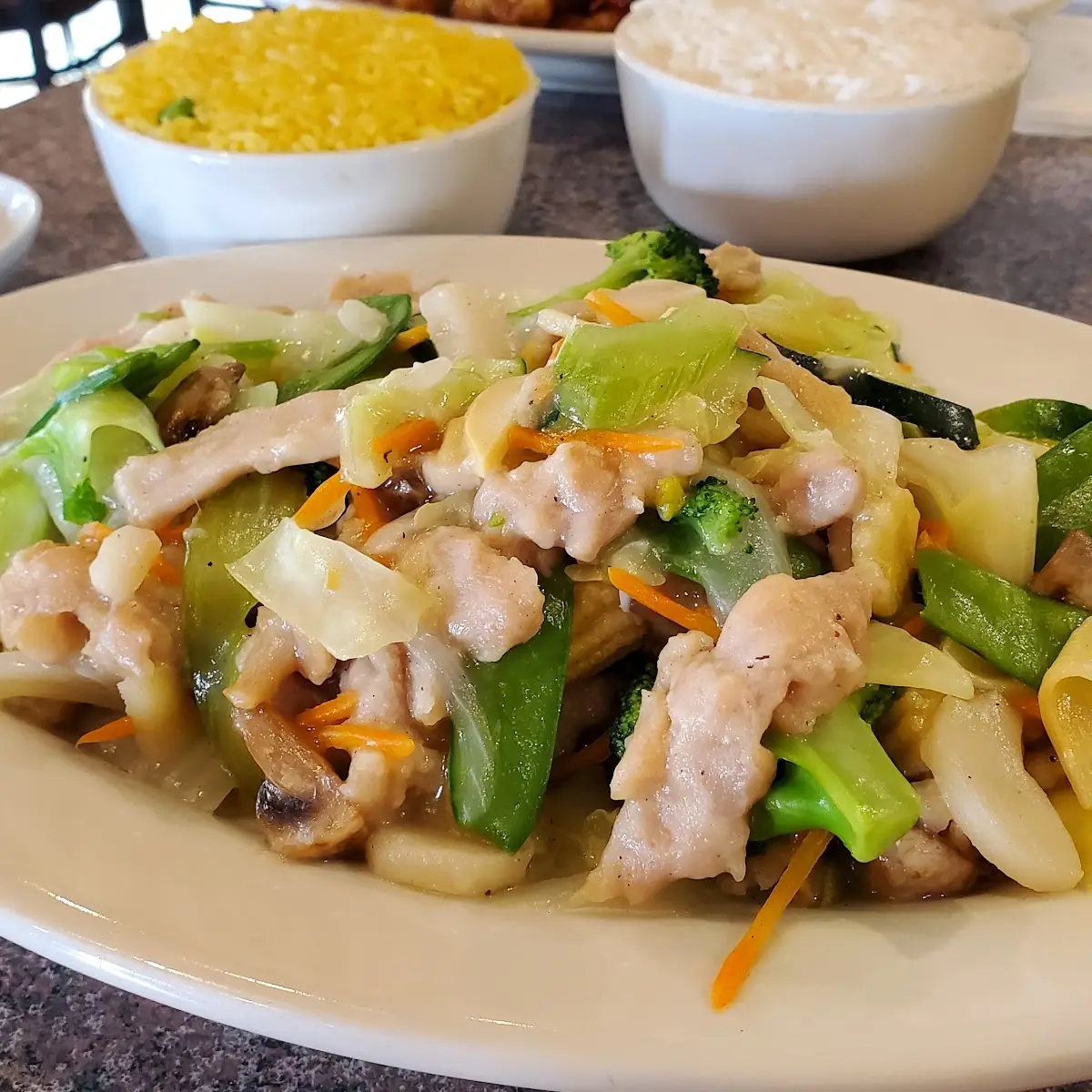Garlic Chicken with White Sauce Instead of Chicken