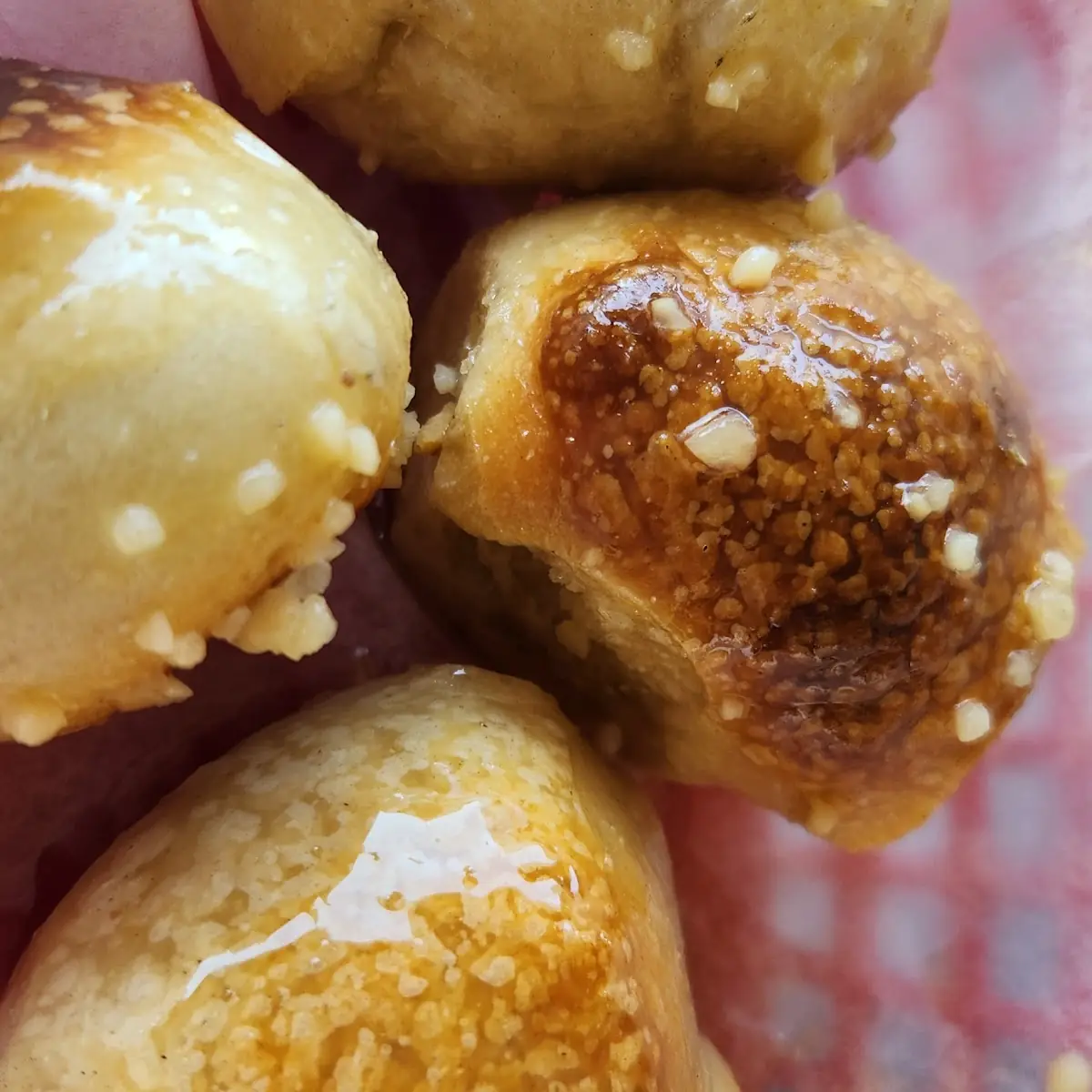 Famous Garlic Rolls