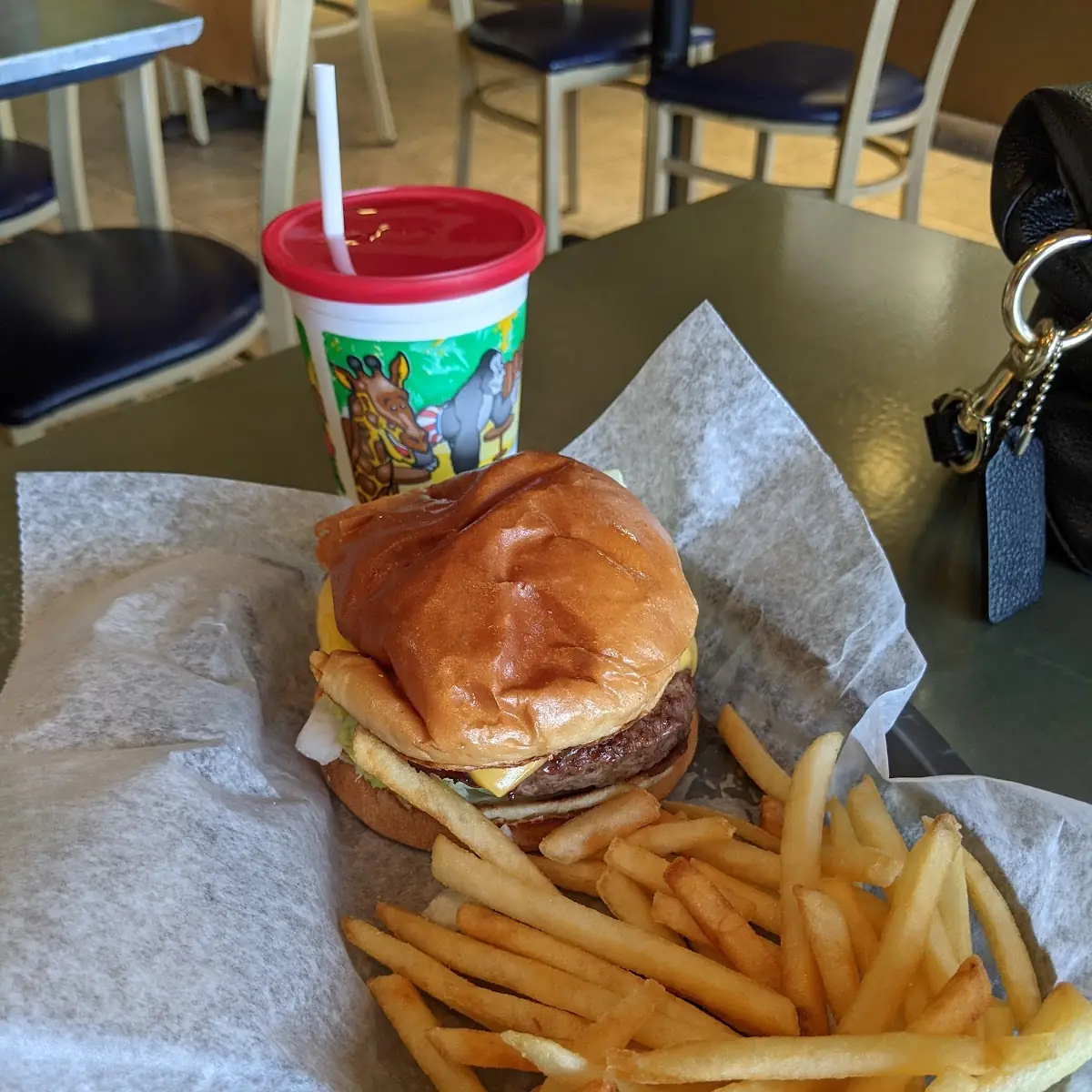 Kids Cheeseburger