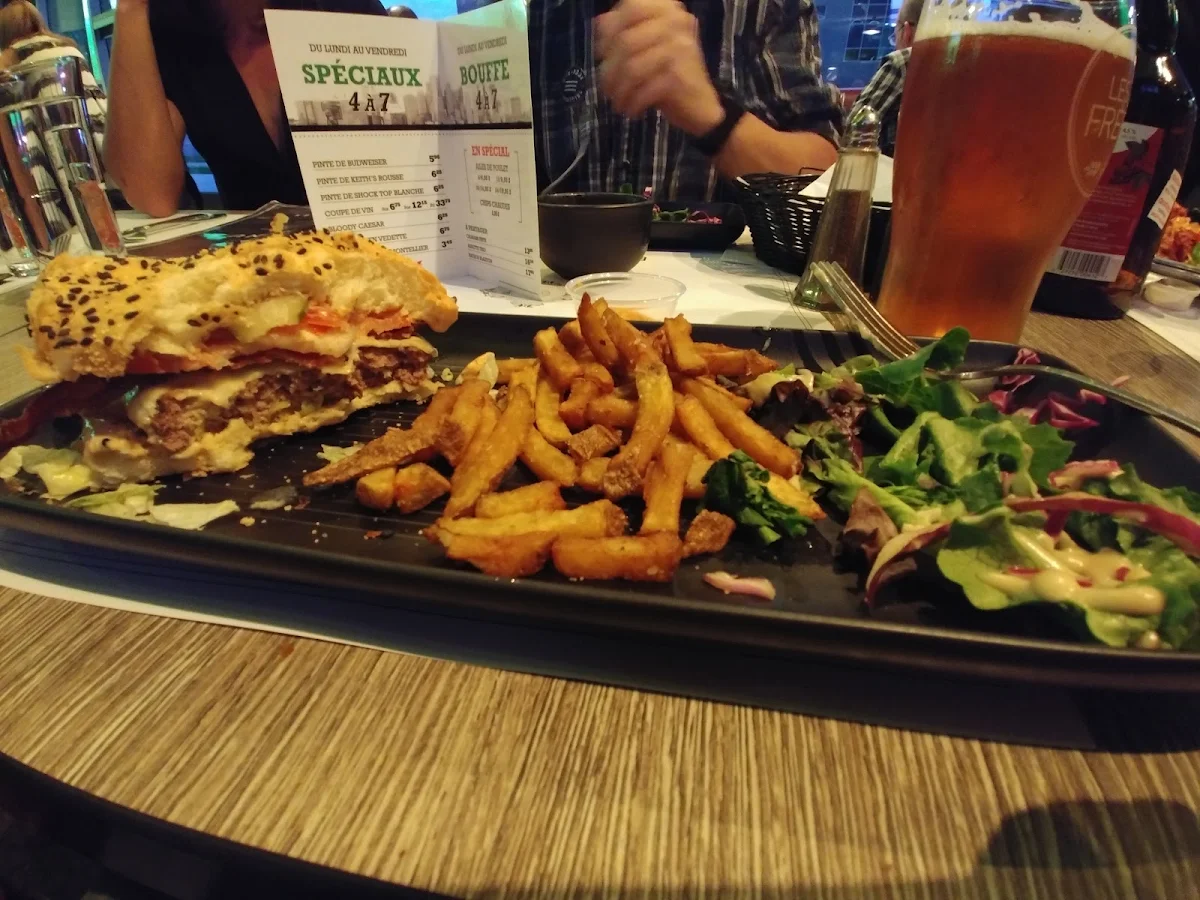 Burger and Fries, Blaxton Lebourgneuf