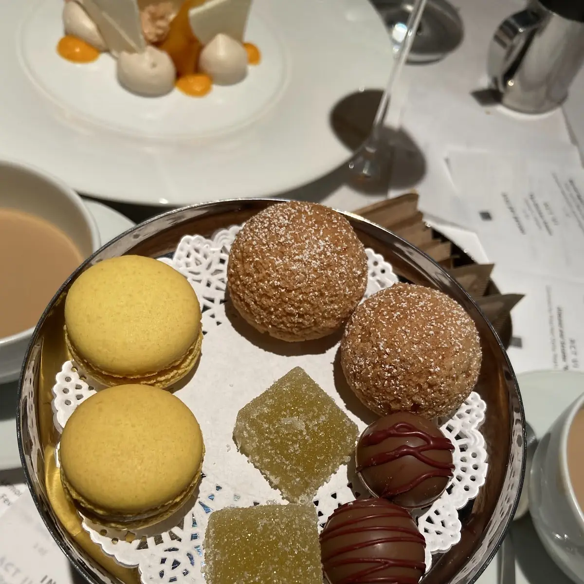 Quince Bar Macarons Cream Puff