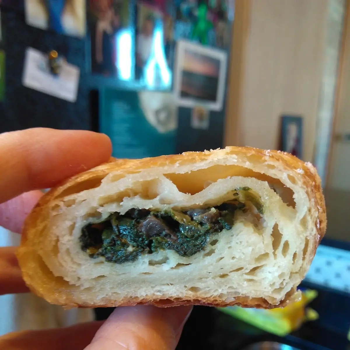 Spinach Mushroom & Cheese Croissant